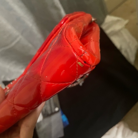 Red patent Chanel classic flap clutch with chain - Picture 11 of 16